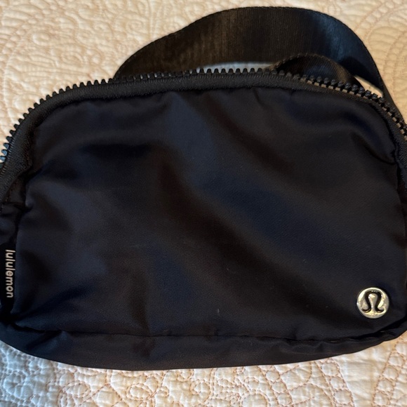 lululemon athletica Midnight Black Belt Bag - Picture 5 of 5
